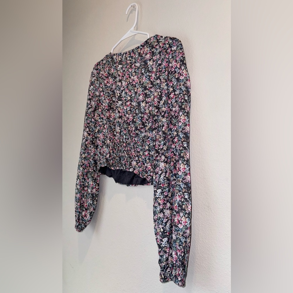 Wild Fable Floral V-Neck Long Sleeve Cropped Blouse XS Spring🌺 - Picture 5 of 5